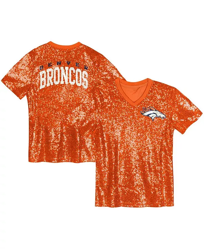 Топ с V-образным вырезом и пайетками, надписью «Denver Broncos» от Big Girls Orange Outerstuff
Топ с V-образным вырезом и пайетками, надписью «Denver Broncos» от Big Girls Orange Outerstuff