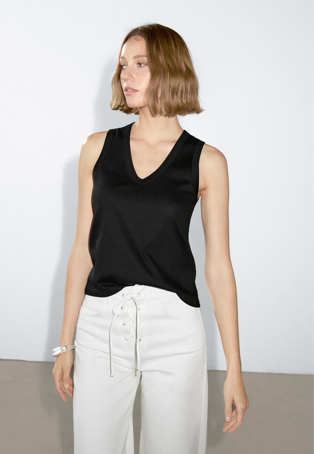 Топ SLEEVELESS Massimo Dutti, черный
Топ SLEEVELESS Massimo Dutti, черный