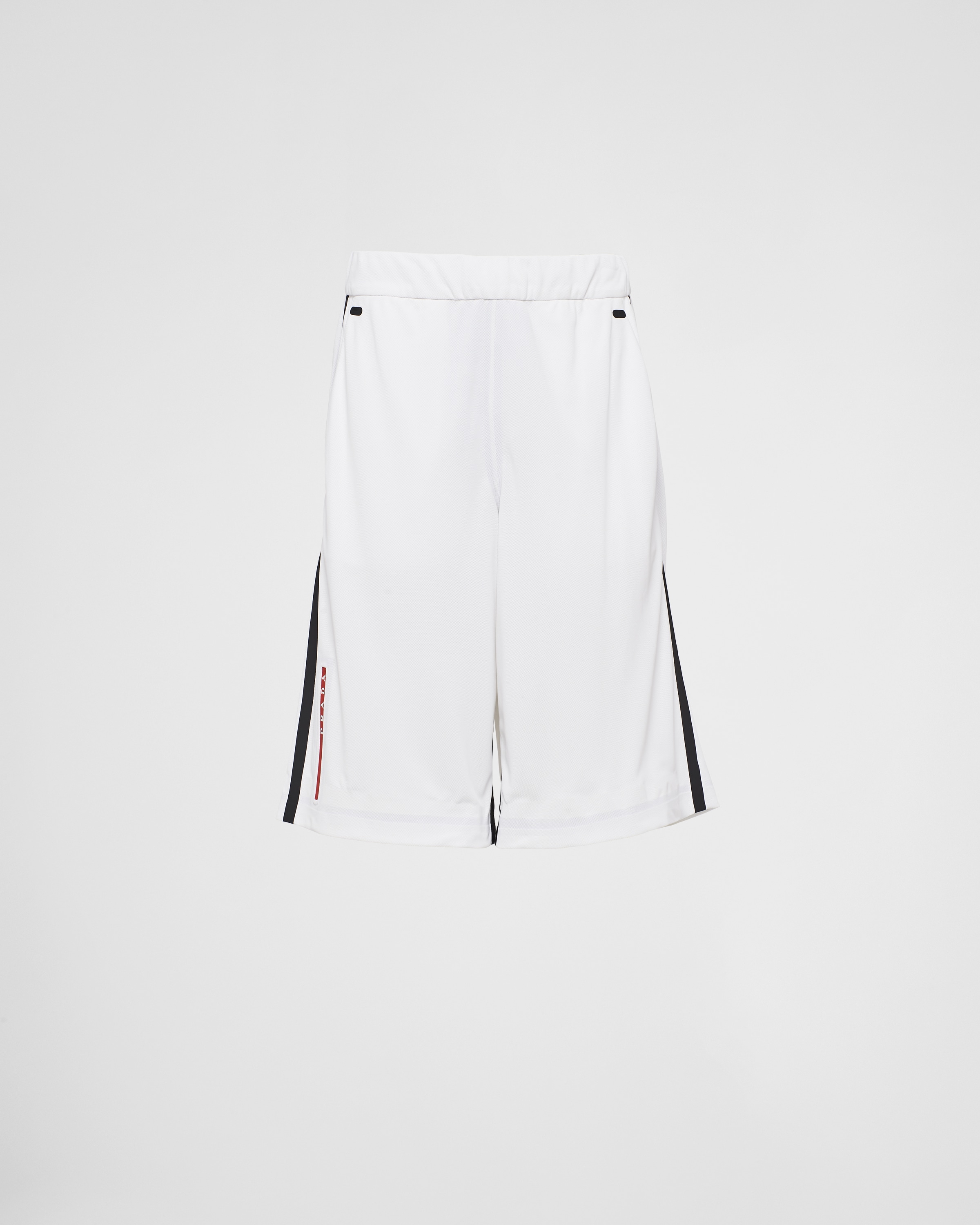 Бермуды из пике с лентой по швам Prada, белая
Бермуды из пике с лентой по швам Prada, белая