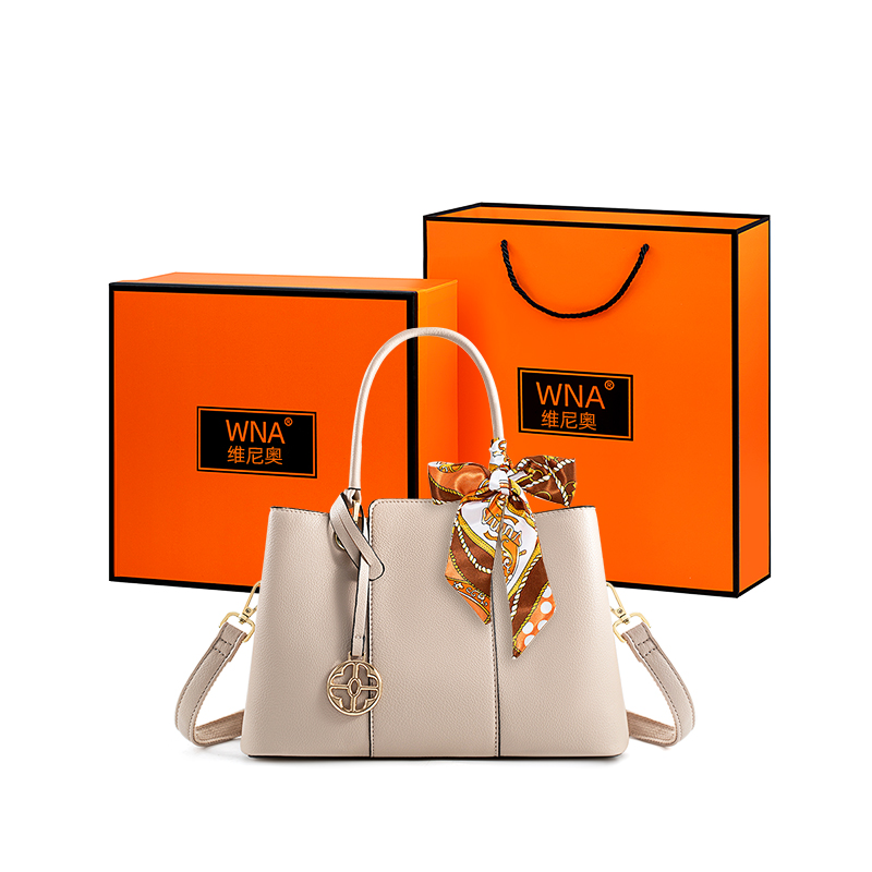 Vigno Синтетическая кожаная женская сумка через плечо абрикос, White Nude Collection 
Vigno Синтетическая кожаная женская сумка через плечо абрикос, White Nude Collection