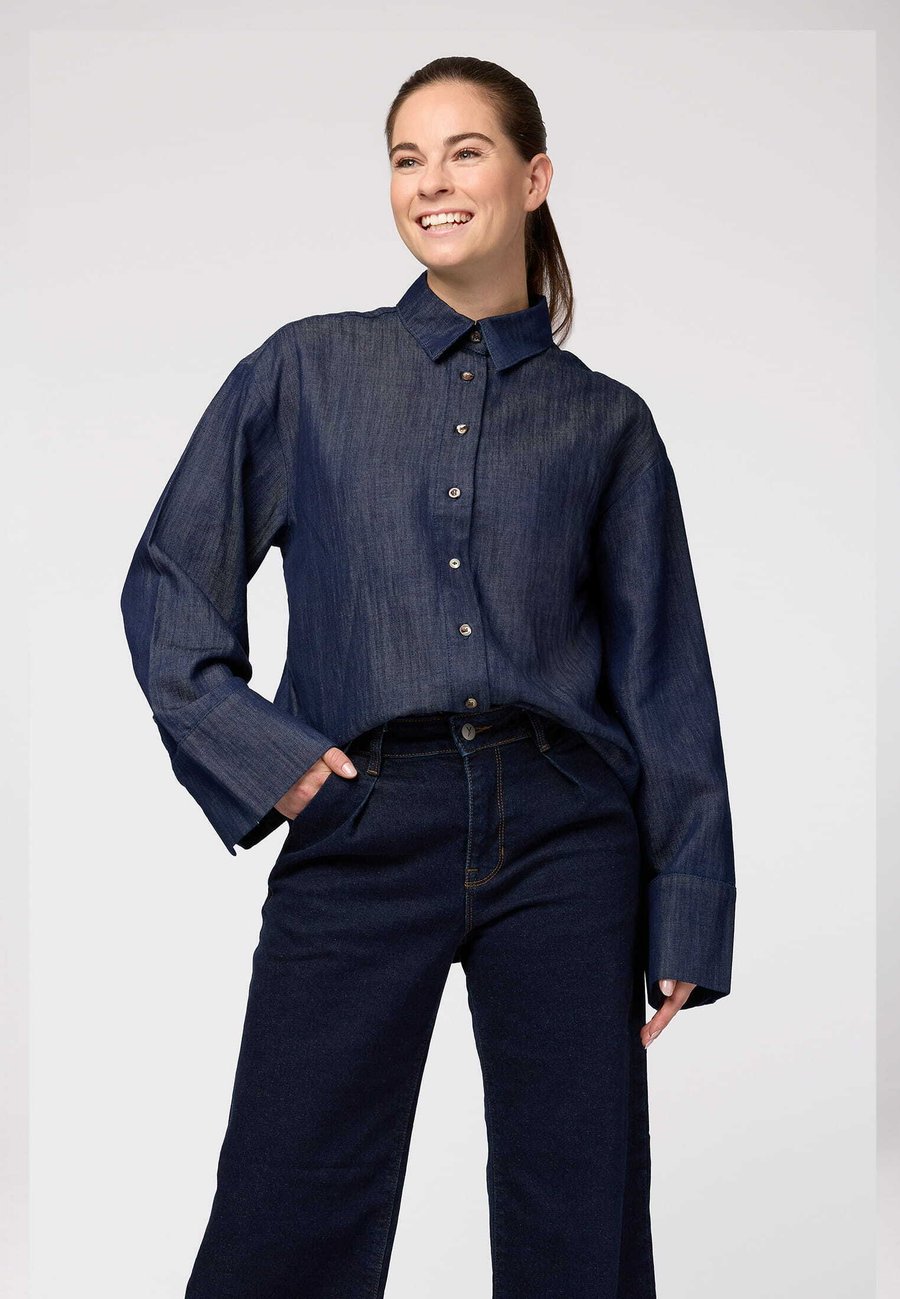 Блуза SURI FREY SFY Freyday, Blue
Блуза SURI FREY SFY Freyday, Blue