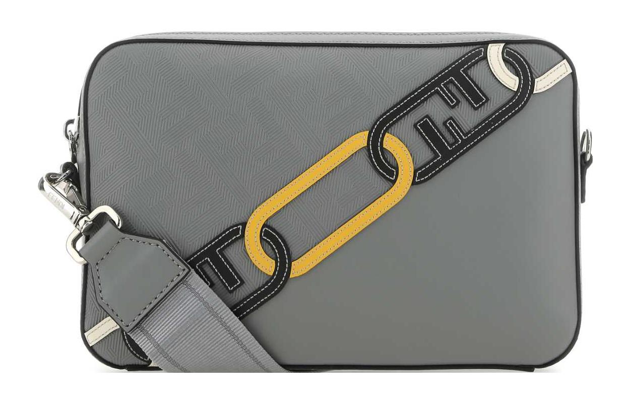 FENDI Гладкая кожаная сумка для фотоаппарата через плечо мужская серая
FENDI Гладкая кожаная сумка для фотоаппарата через плечо мужская серая