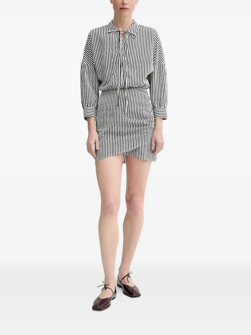 Платье-рубашка мини в полоску с завязкой на шее от Laurel Sessùn, белый
Платье-рубашка мини в полоску с завязкой на шее от Laurel Sessùn, белый