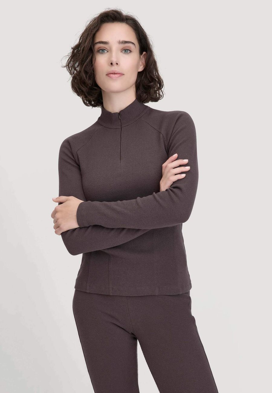 Джемпер Hessnatur LONGSLEEVE, Dunkles Mauve/Mauve
Джемпер Hessnatur LONGSLEEVE, Dunkles Mauve/Mauve