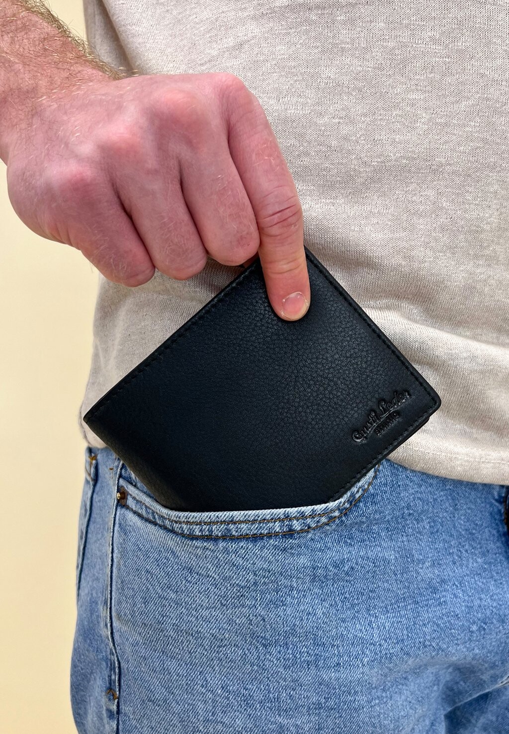 Кошелек REGIS Gusti Leder, цвет black
Кошелек REGIS Gusti Leder, цвет black