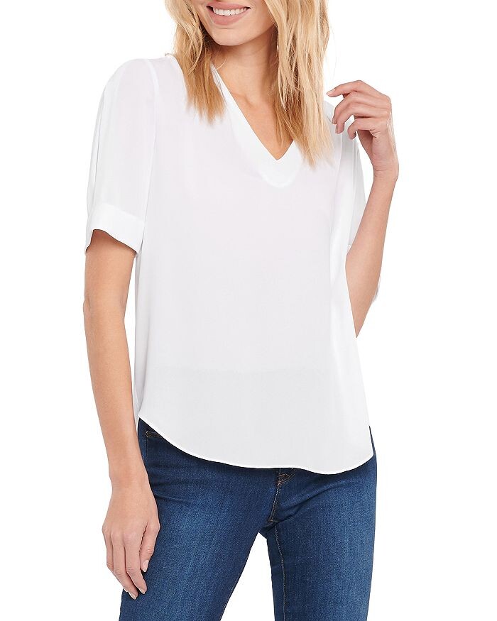 Оверсайз-топ с V-образным вырезом NYDJ Charming, белый
Оверсайз-топ с V-образным вырезом NYDJ Charming, белый