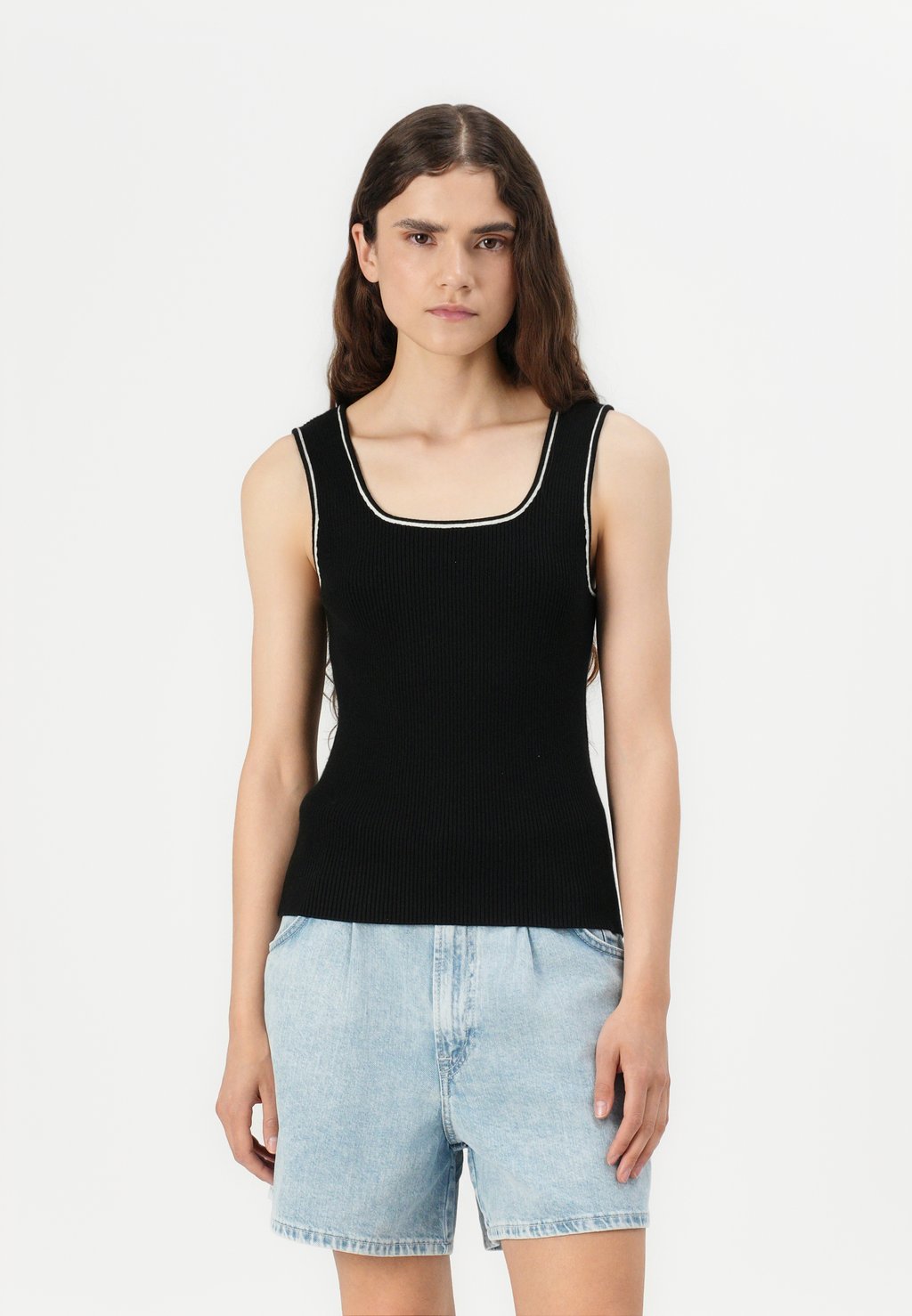 Топ SLFKAMMA Selected Femme, черный
Топ SLFKAMMA Selected Femme, черный