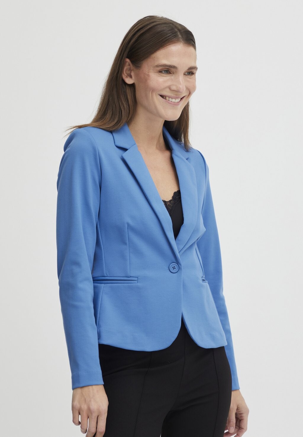 Блейзер b.young
Блейзер b.young