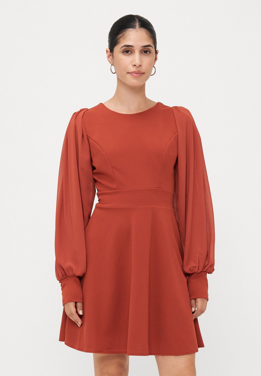 Платье WAL G PETITE KAT SLEEVE DRESS, Terracotta/Red
Платье WAL G PETITE KAT SLEEVE DRESS, Terracotta/Red