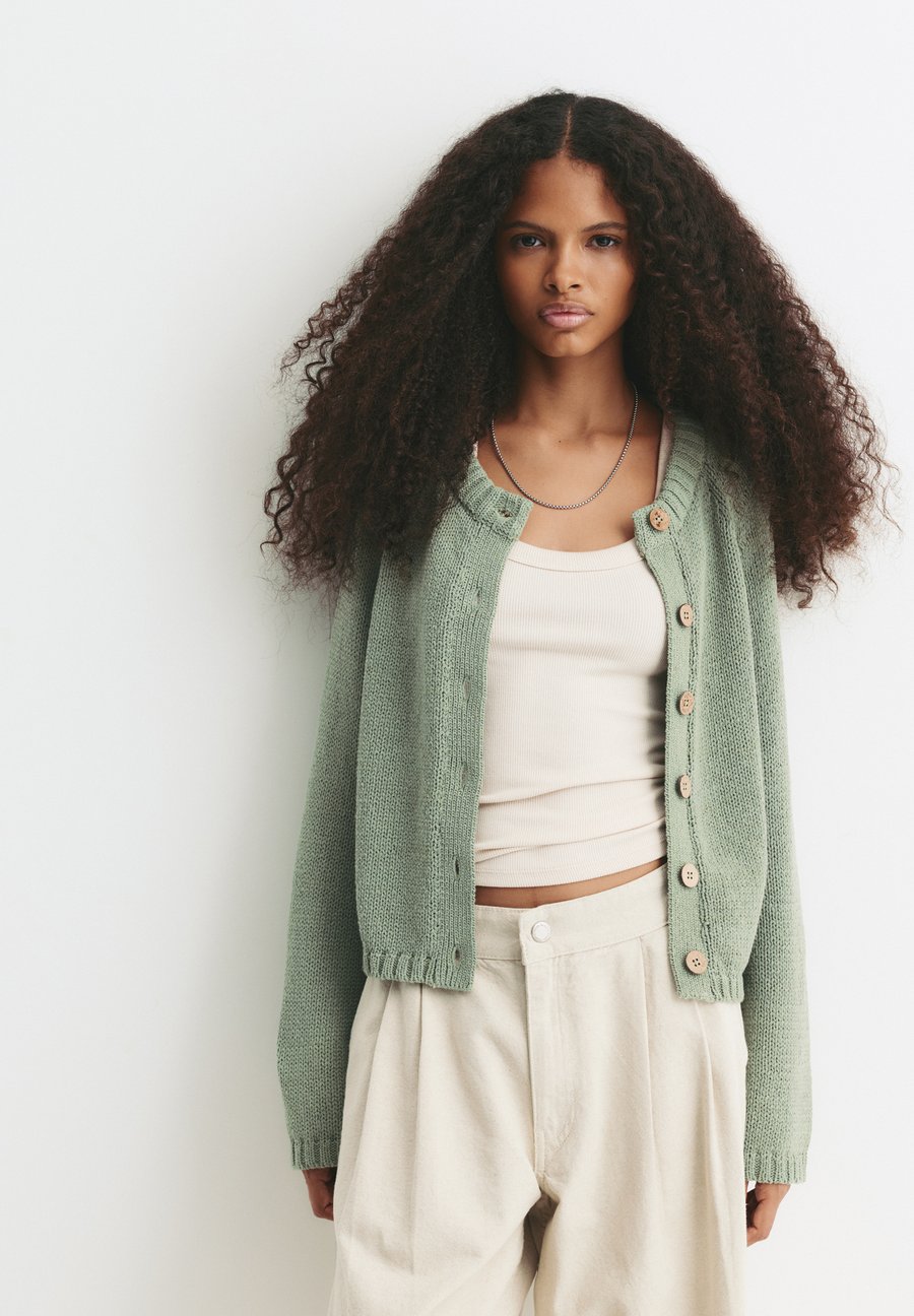 Кардиган PULL&BEAR RAGLAN, Khaki
Кардиган PULL&BEAR RAGLAN, Khaki