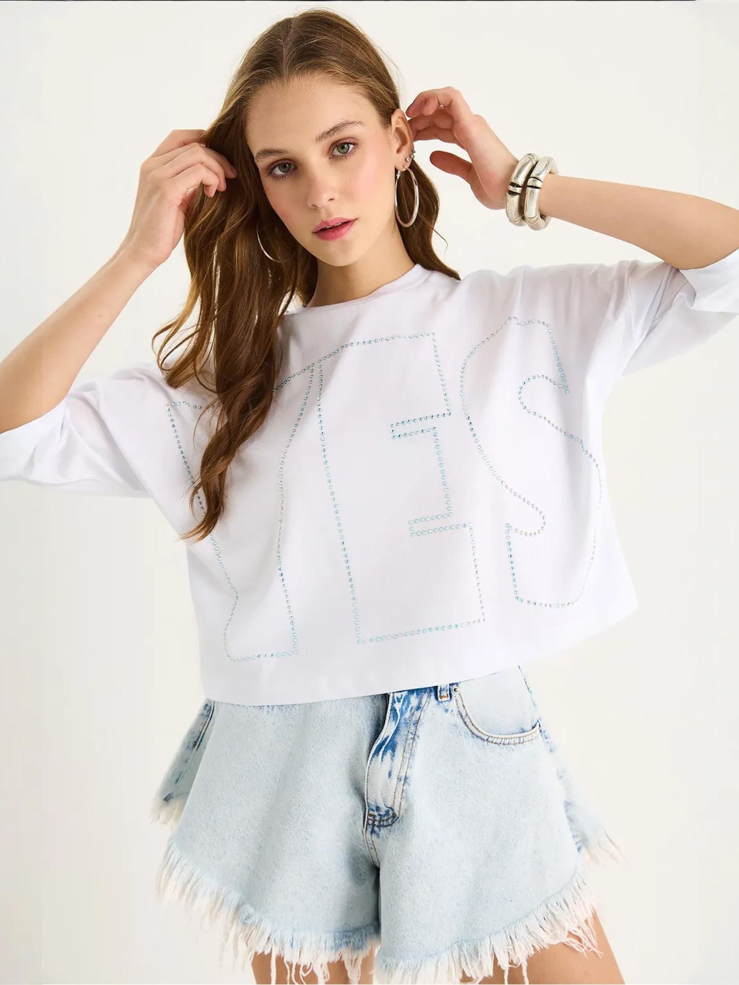 Bianco Lucci Футболка в белом цвете
Bianco Lucci Футболка в белом цвете