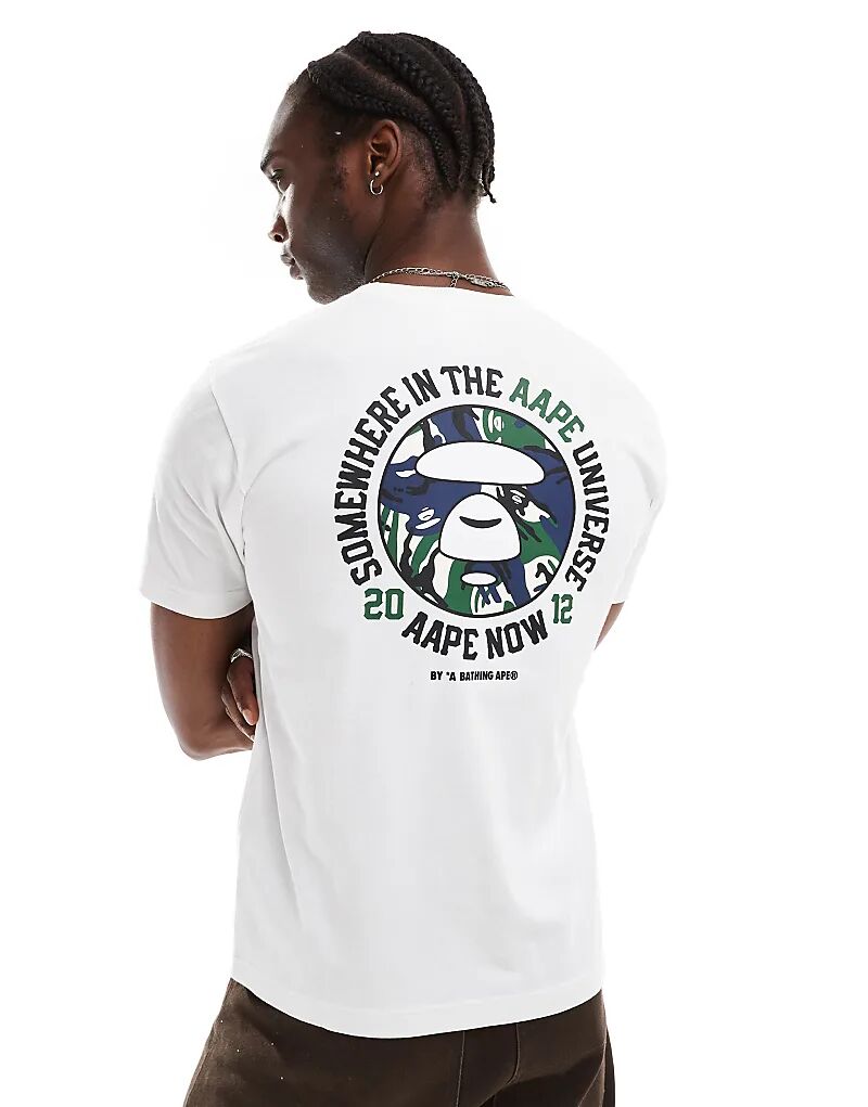 Футболка с логотипом Aape By A Bathing Ape и камуфляжным принтом на спине белого цвета 
Футболка с логотипом Aape By A Bathing Ape и камуфляжным принтом на спине белого цвета