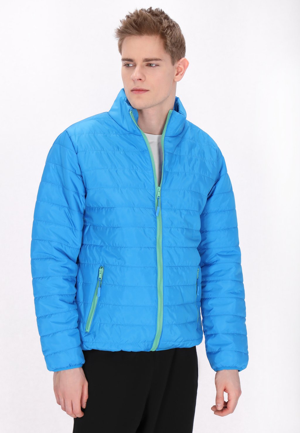 Зимняя куртка Mo, синий
Зимняя куртка Mo, синий