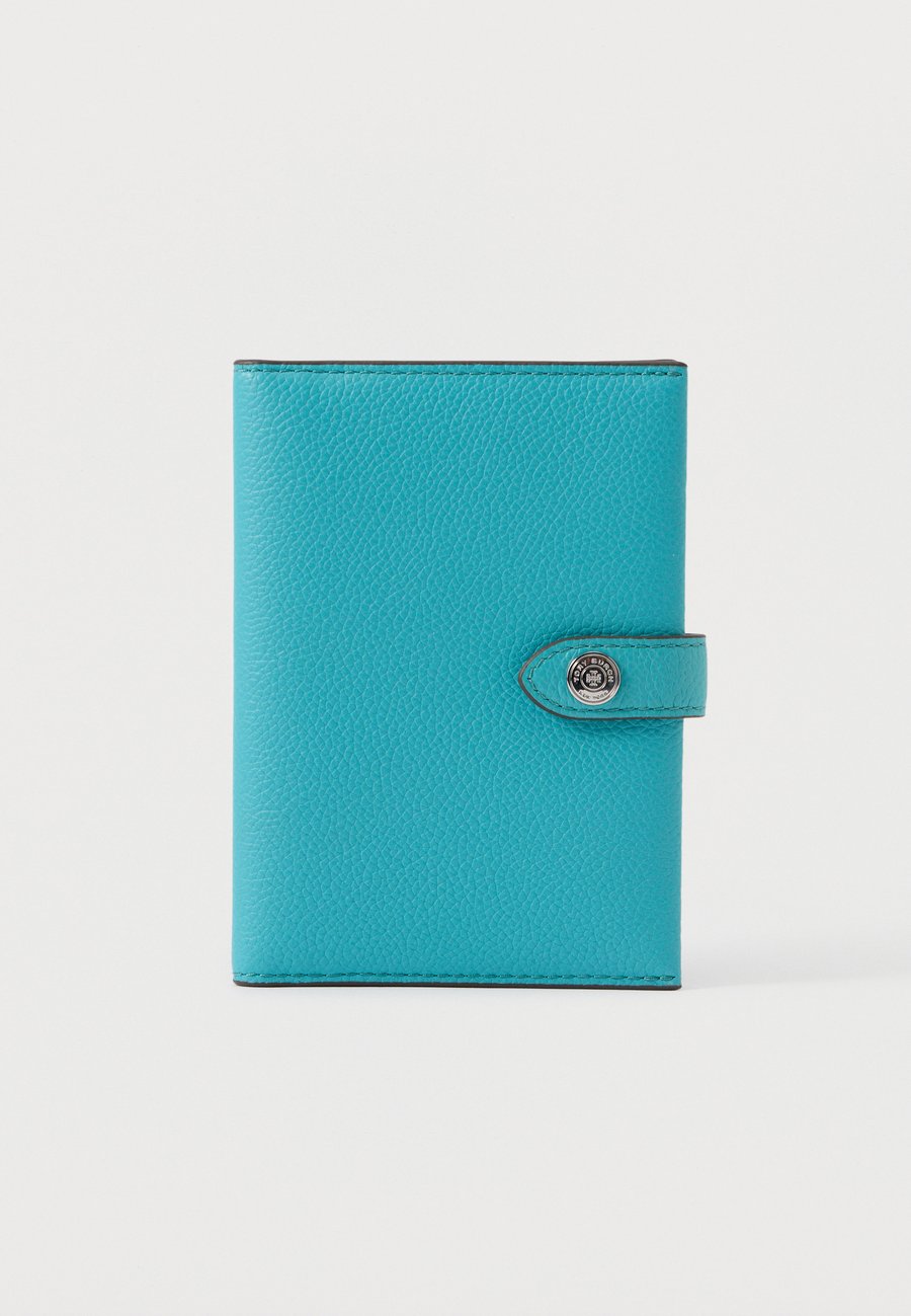 Кошелек Tory Burch PASSPORT CASE, Soft Turquoise/Blue
Кошелек Tory Burch PASSPORT CASE, Soft Turquoise/Blue