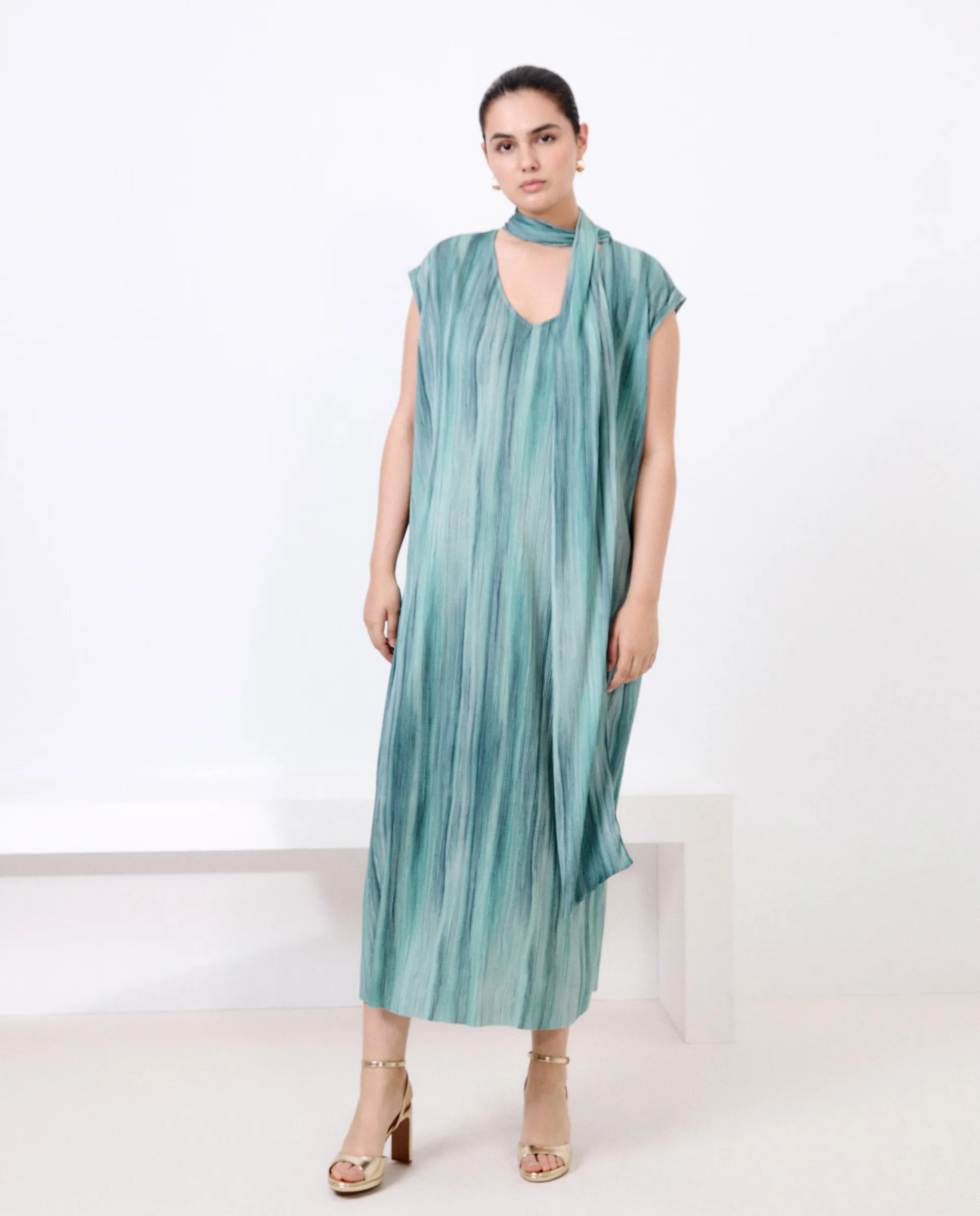 Женское длинное платье без рукавов с принтом Couchel, зеленый
Женское длинное платье без рукавов с принтом Couchel, зеленый