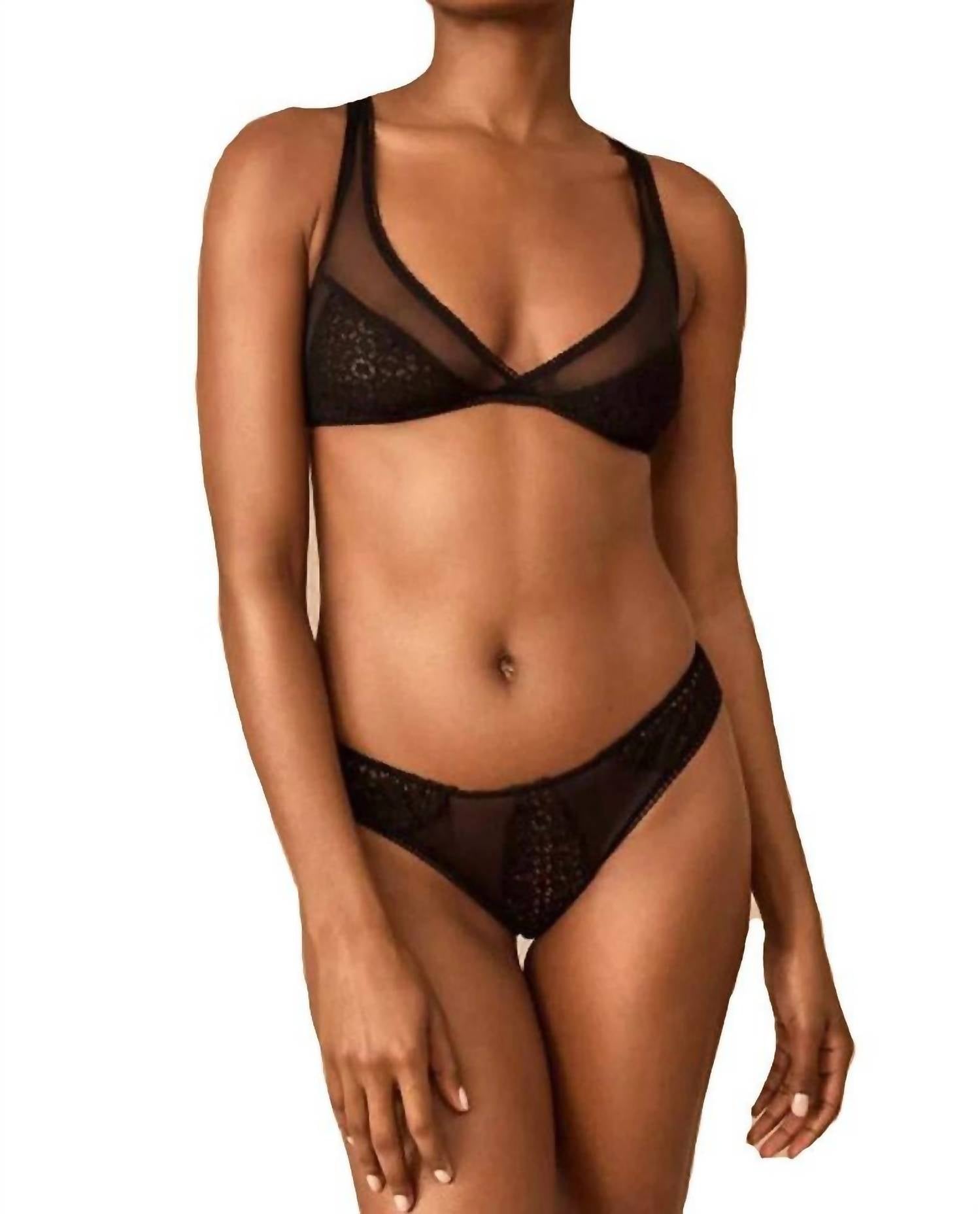 Кружевной бюстгальтер Luna в цвете Khol ONLY HEARTS
Кружевной бюстгальтер Luna в цвете Khol ONLY HEARTS