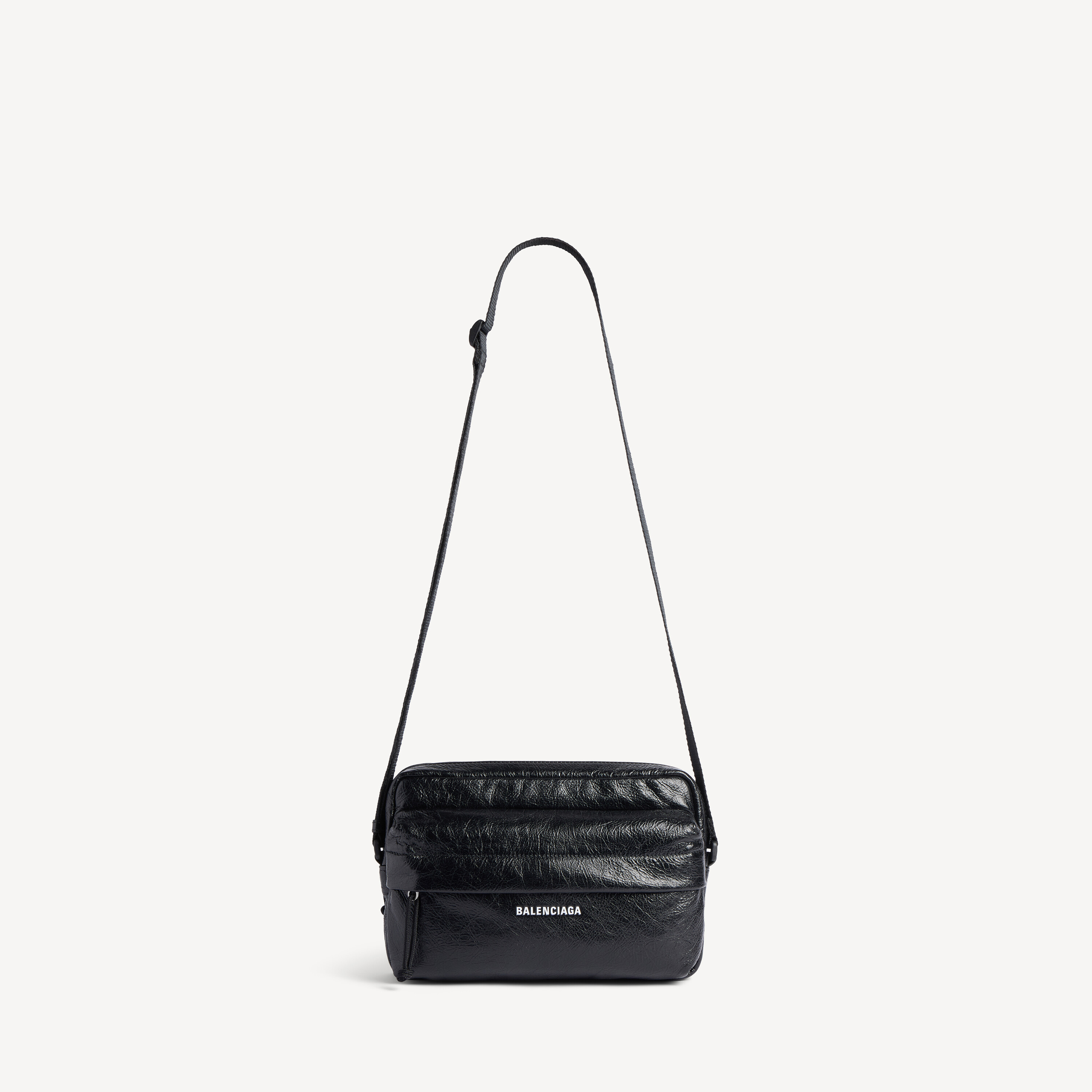 BALENCIAGA Мужская сумка Explorer для камеры в черном цвете
BALENCIAGA Мужская сумка Explorer для камеры в черном цвете