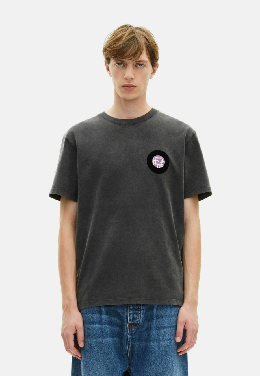 Футболка The Kooples Print T-shirt, Black Washed/Black, Черный, Футболка The Kooples Print T-shirt, Black Washed/Black
Футболка The Kooples Print T-shirt, Black Washed/Black, Черный, Футболка The Kooples Print T-shirt, Black Washed/Black