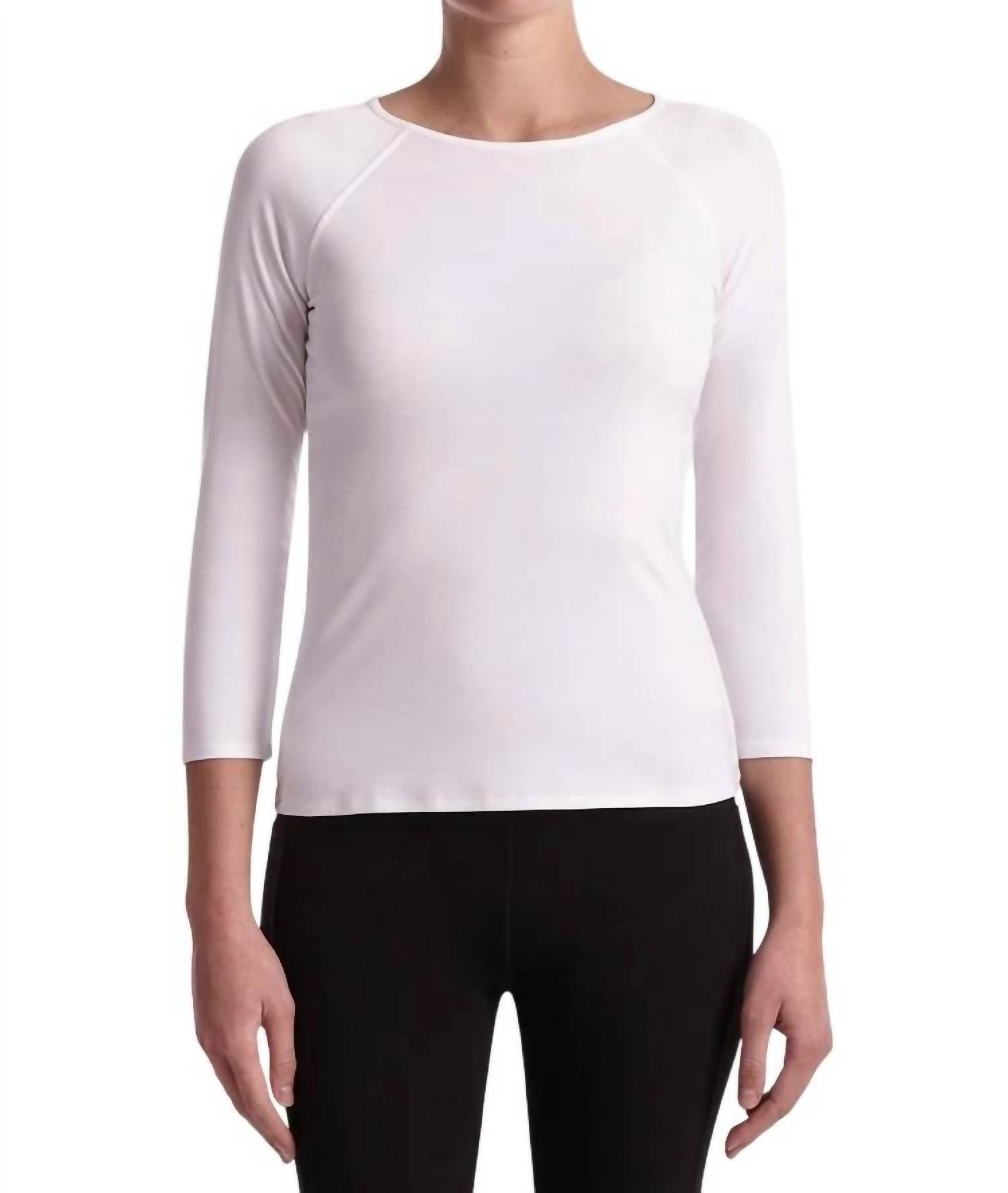 Топ Hive цвета слоновой кости Capsule 121
Топ Hive цвета слоновой кости Capsule 121