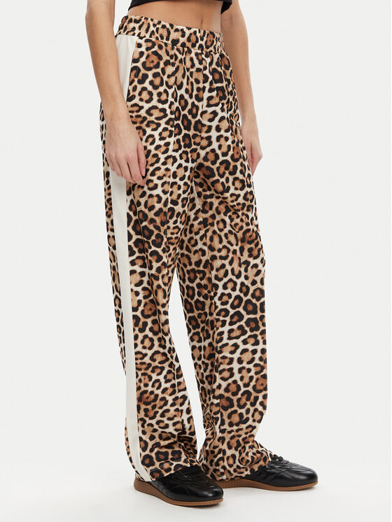 Спортивные брюки прямого кроя T7 Leo Luxe 632343 Puma, коричневый
Спортивные брюки прямого кроя T7 Leo Luxe 632343 Puma, коричневый