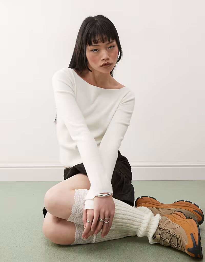 Джемпер с разрезом по горловине, цвет кремовый Collusion
Джемпер с разрезом по горловине, цвет кремовый Collusion