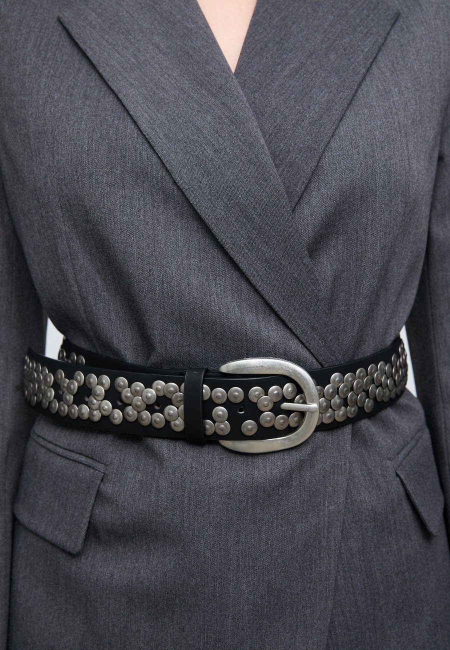 Ремень Stradivarius MULTI-STUDDED, Black
Ремень Stradivarius MULTI-STUDDED, Black