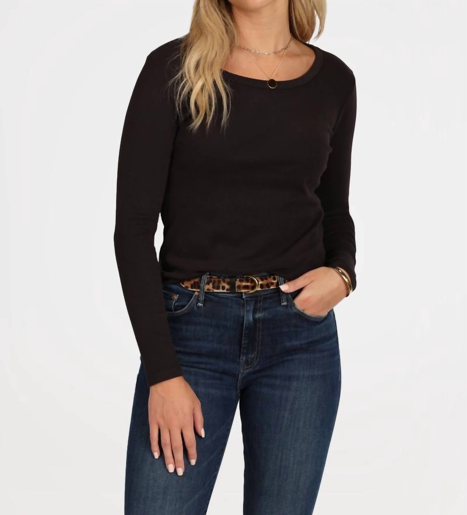 Длинный рукав, современная футболка-поло в цвете Ranch Black Dylan
Длинный рукав, современная футболка-поло в цвете Ranch Black Dylan