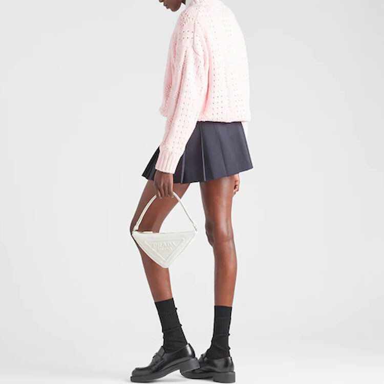 Трикотаж женский розовый Prada
Трикотаж женский розовый Prada