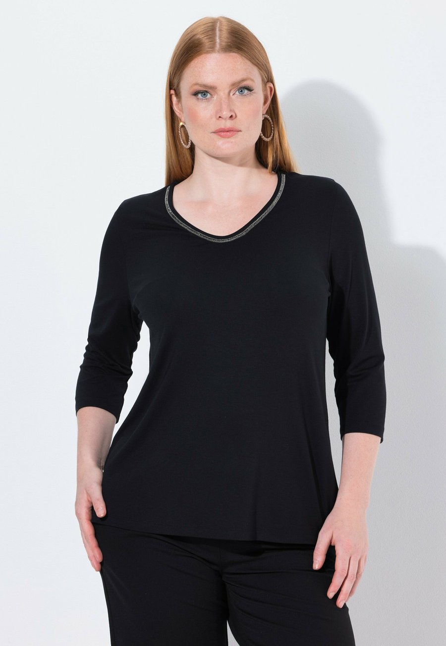 Топ Ulla Popken ZIERBAND CLASSIC V-AUSSCHNITT 3/4-ARM, Black
Топ Ulla Popken ZIERBAND CLASSIC V-AUSSCHNITT 3/4-ARM, Black