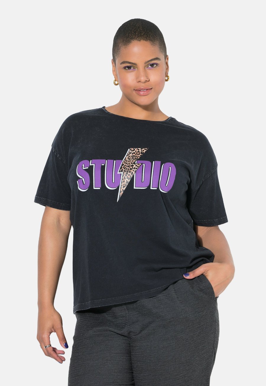 Футболка Studio Untold LEO-BLITZ HALBARM, Anthracite/Taupe, Черный, Футболка Studio Untold LEO-BLITZ HALBARM, Anthracite/Taupe
Футболка Studio Untold LEO-BLITZ HALBARM, Anthracite/Taupe, Черный, Футболка Studio Untold LEO-BLITZ HALBARM, Anthracite/Taupe