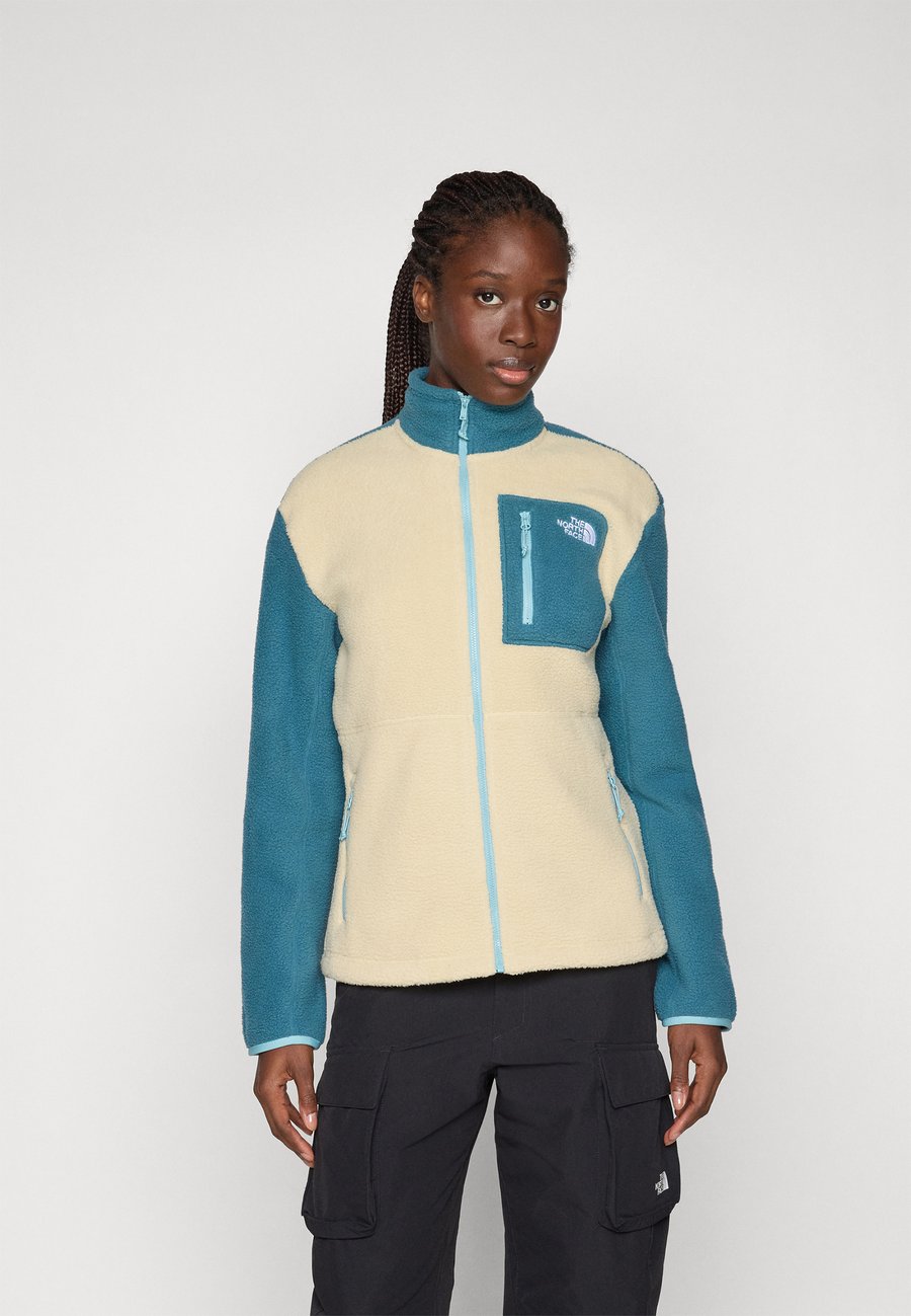 Флисовая куртка The North Face YUMIORI FULL ZIP, Gravel/Space/Blue Eclipse/White
Флисовая куртка The North Face YUMIORI FULL ZIP, Gravel/Space/Blue Eclipse/White