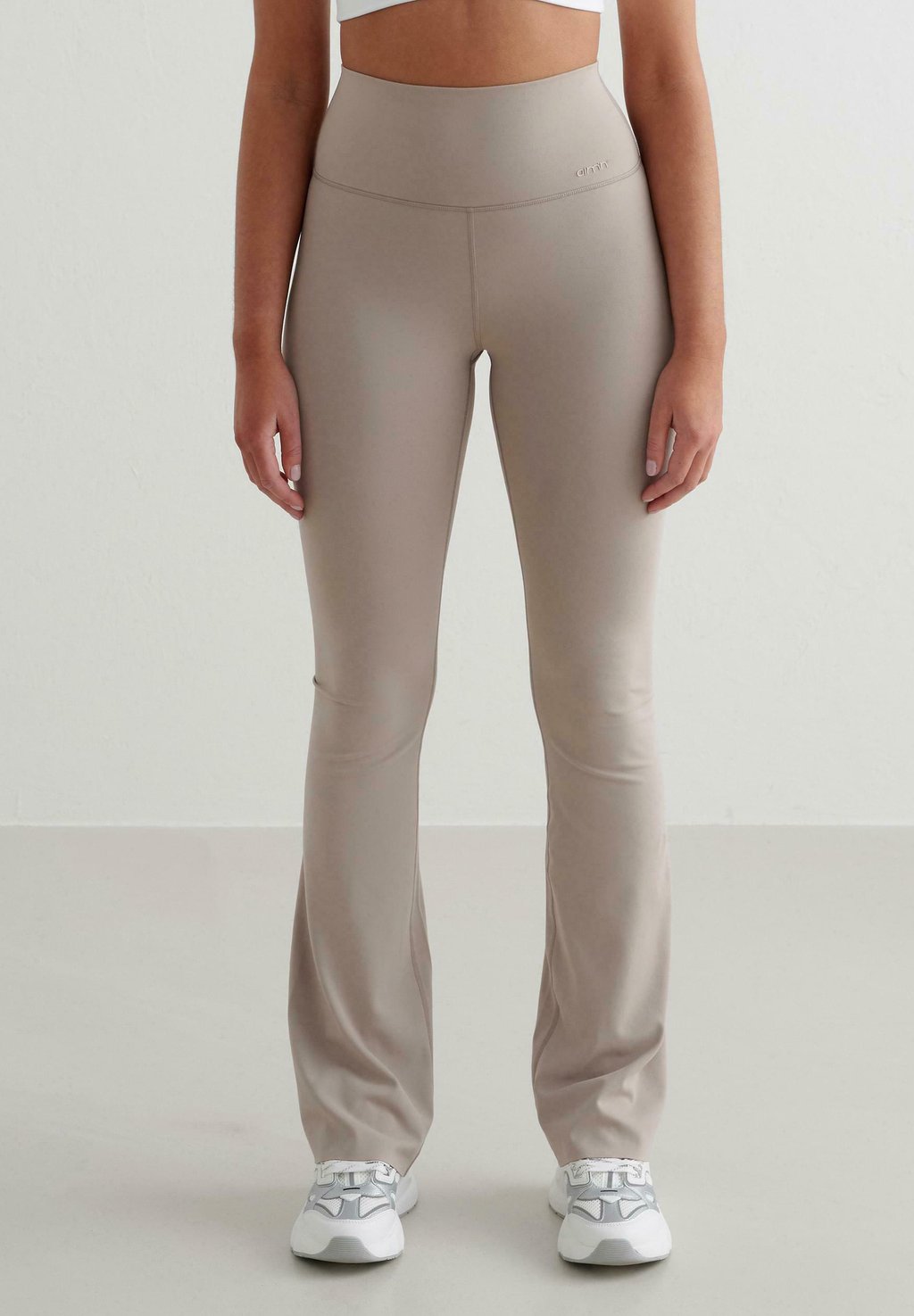 Брюки aim’n, бежевый
Брюки aim’n, бежевый