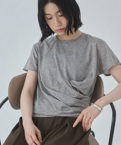 Топ с драпированным дизайном Hunch
Топ с драпированным дизайном Hunch