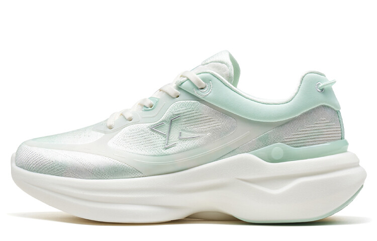 Кроссовки женские с низким верхом Sail белые/пенистые зеленые Xtep
Кроссовки женские с низким верхом Sail белые/пенистые зеленые Xtep