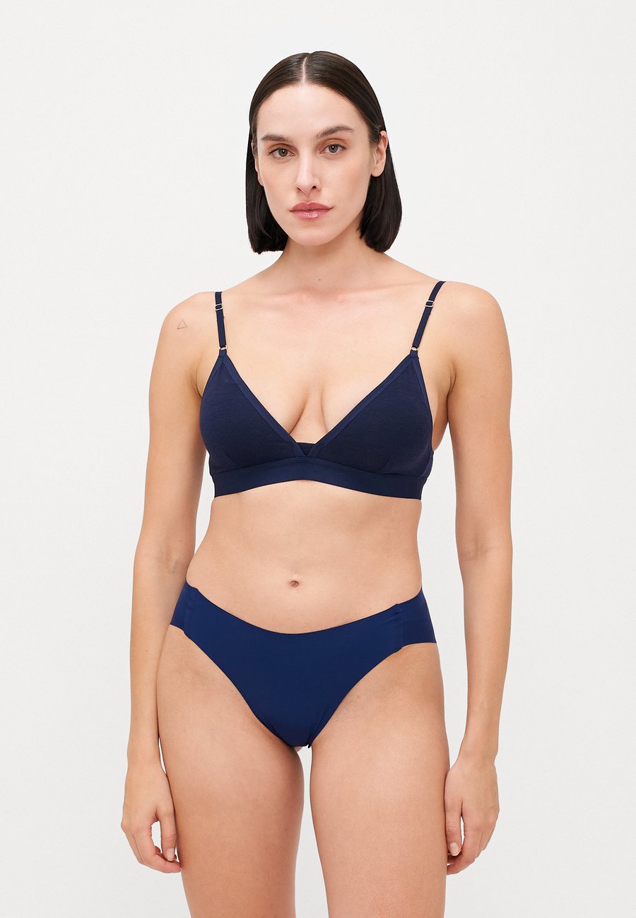 Бюстгальтер icebreaker LIGHT WEIGHT SIREN INSERTS, Midnight Navy/Dark Blue
Бюстгальтер icebreaker LIGHT WEIGHT SIREN INSERTS, Midnight Navy/Dark Blue