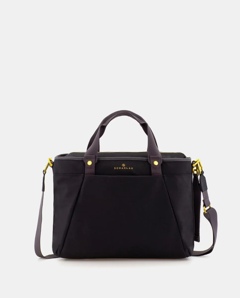 Женский держатель для документов из переработанной ПЭТ ткани черного цвета Scharlau, чёрный
Женский держатель для документов из переработанной ПЭТ ткани черного цвета Scharlau, чёрный