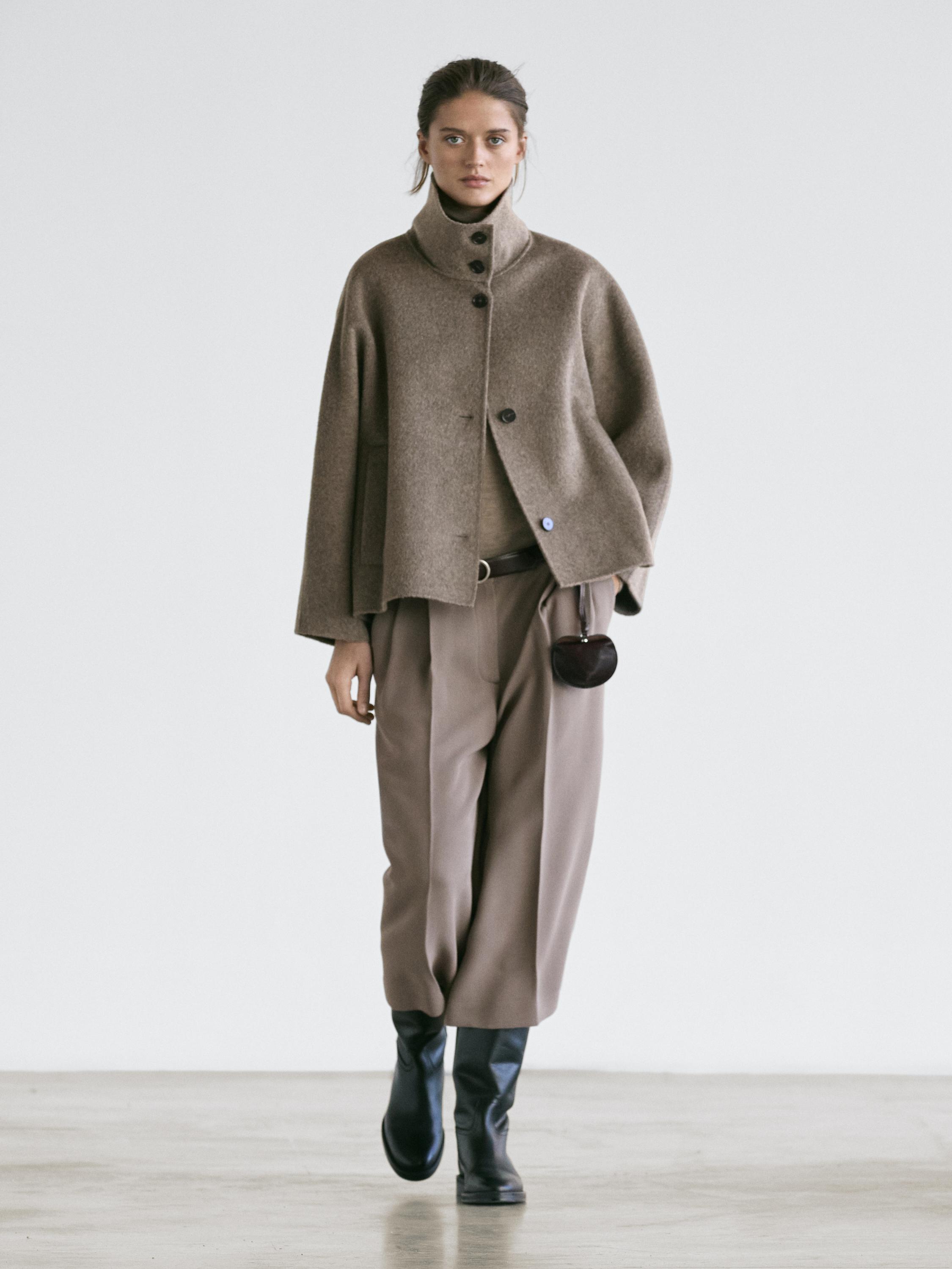 Летящие длинные бермуды с широкими штанинами Massimo Dutti, mole brown
Летящие длинные бермуды с широкими штанинами Massimo Dutti, mole brown