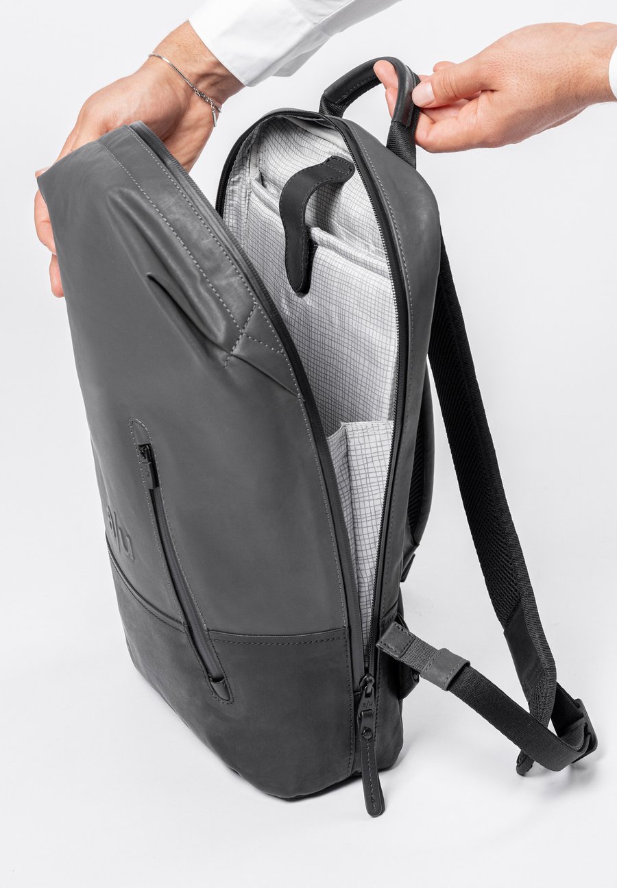 Рюкзак Aunts & Uncles HAMAMATSU, Volcanic Ash/Dark Grey
Рюкзак Aunts & Uncles HAMAMATSU, Volcanic Ash/Dark Grey