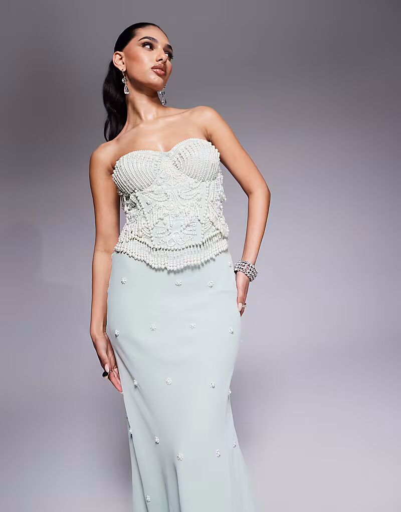 Платье-бандо миди с косой окантовкой ASOS DESIGN с жемчужными бусинами в цвете шалфейного цвета
Платье-бандо миди с косой окантовкой ASOS DESIGN с жемчужными бусинами в цвете шалфейного цвета