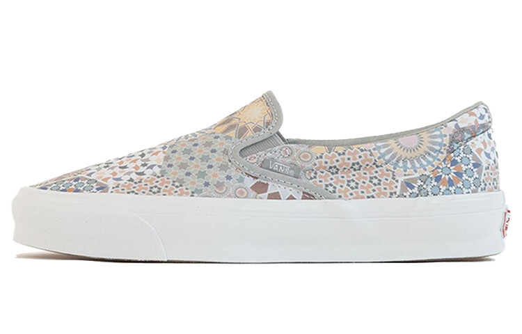 Слипоны Vans Slip-On Kith 10th Anniversary Multi Tile
Слипоны Vans Slip-On Kith 10th Anniversary Multi Tile