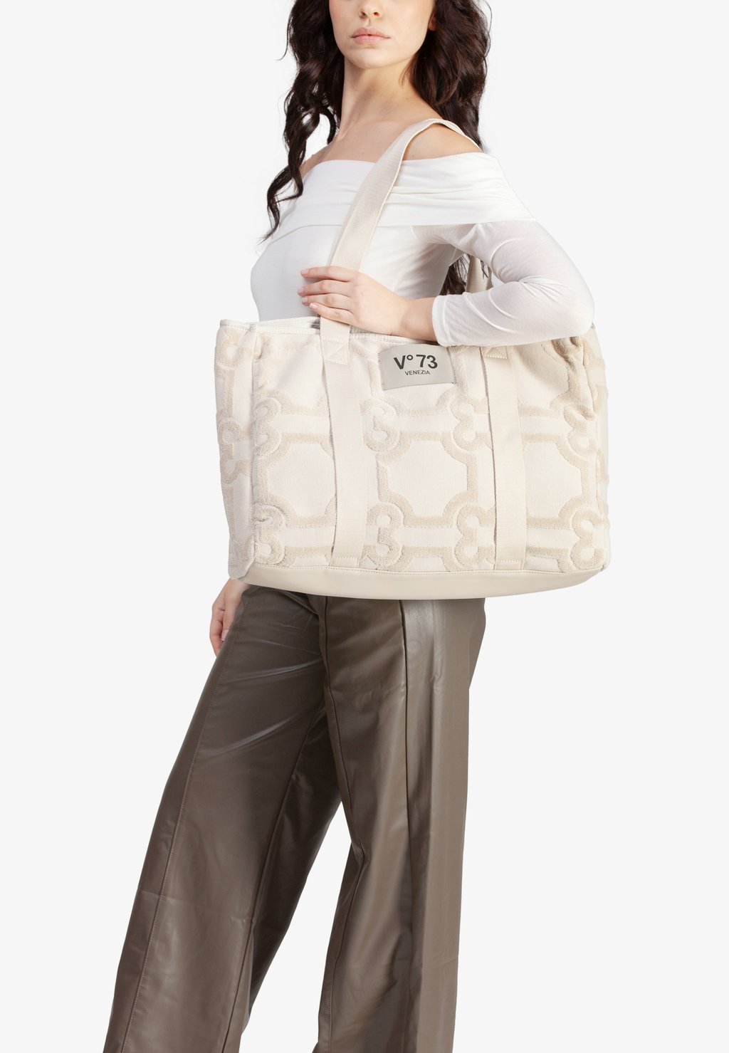 Сумка SHOPPING AMY V73, слоновая кость
Сумка SHOPPING AMY V73, слоновая кость