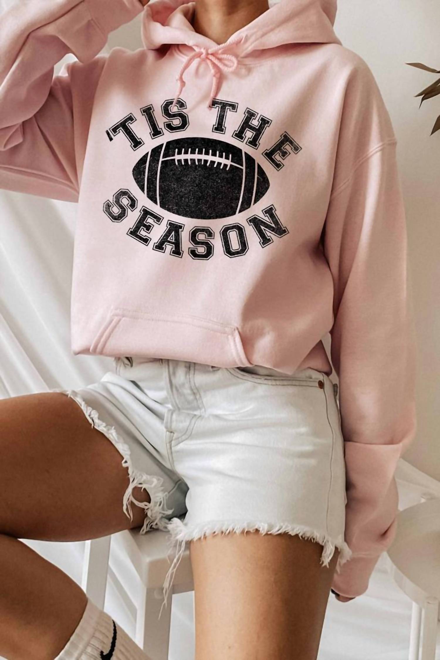 Женский праздничный худи с принтом в розовом цвете WKNDER
Женский праздничный худи с принтом в розовом цвете WKNDER