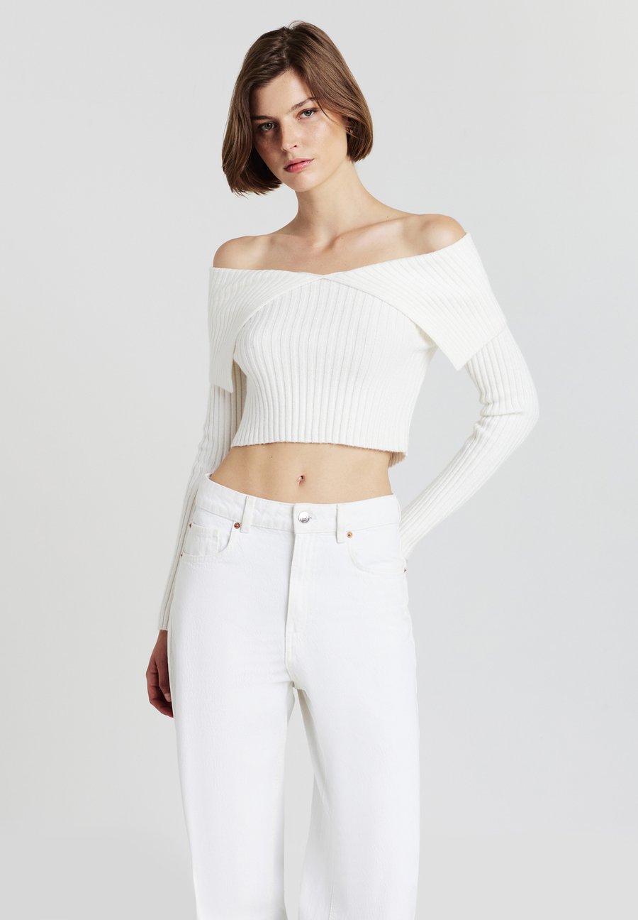 Джемпер Calliope SPALLE SCOPERTE, Bianco Lana/White Denim
Джемпер Calliope SPALLE SCOPERTE, Bianco Lana/White Denim