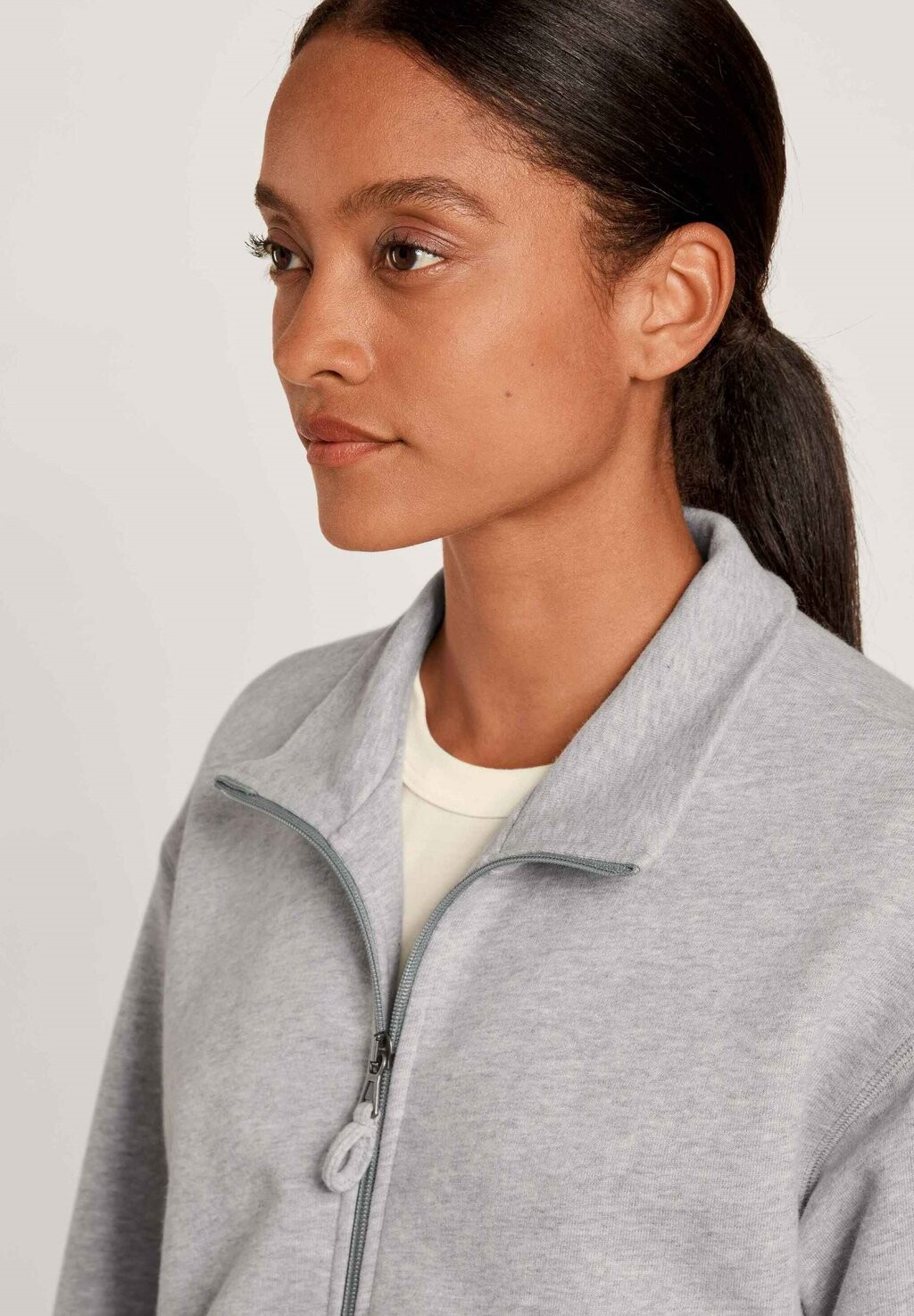 Толстовка на молнии CIRCULAR LOUNGE Calida, светло-серый
Толстовка на молнии CIRCULAR LOUNGE Calida, светло-серый