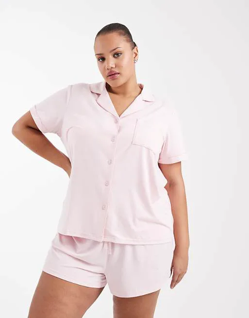 Комплект из рубашки с короткими рукавами и шорт из супермягкого джерси Loungeable Curve приглушенного розового цвета
Комплект из рубашки с короткими рукавами и шорт из супермягкого джерси Loungeable Curve приглушенного розового цвета