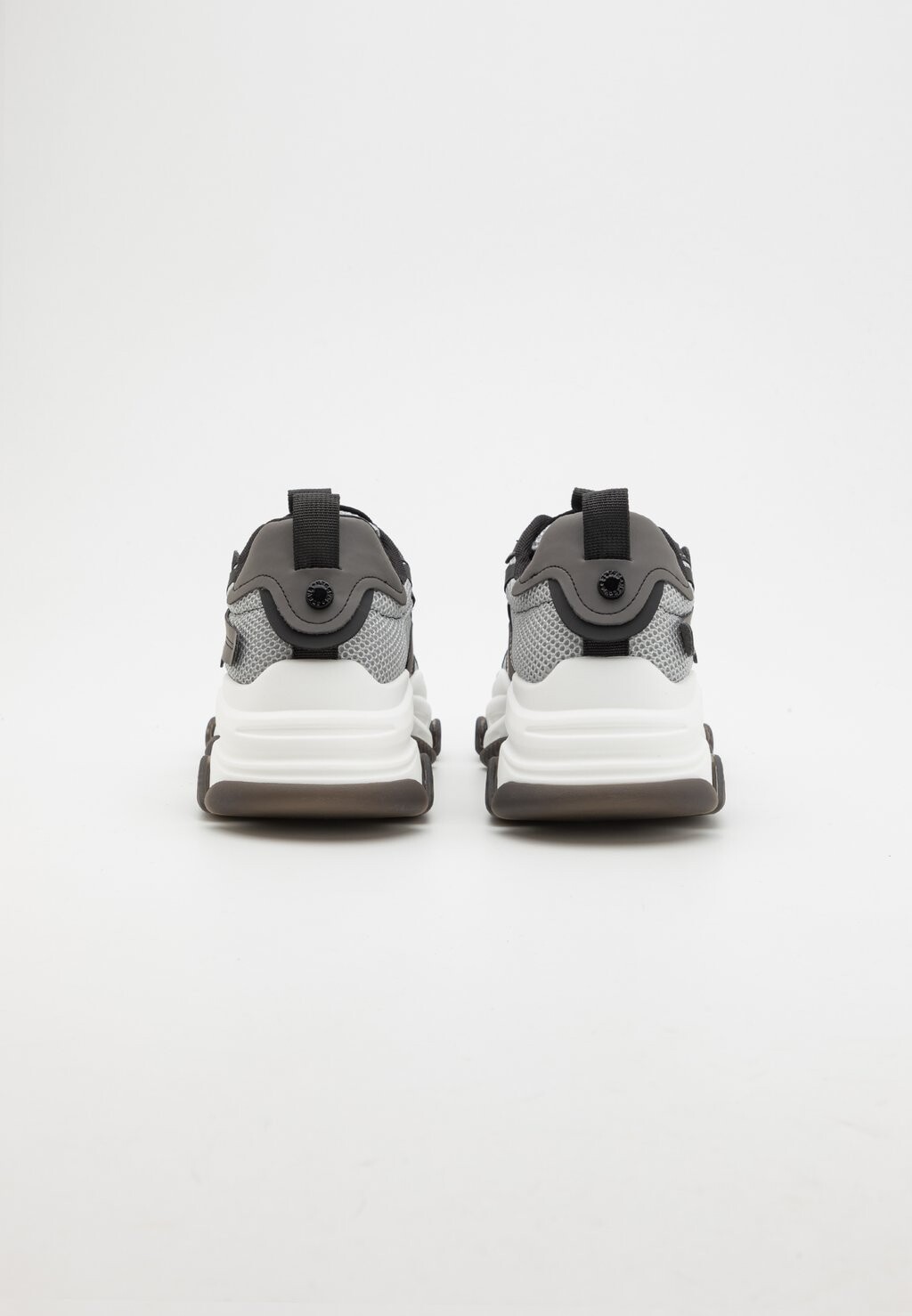 Кроссовки POSSESS Steve Madden, серый
Кроссовки POSSESS Steve Madden, серый