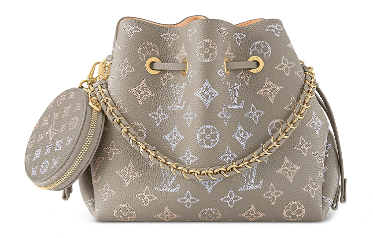 LOUIS VUITTON Кожаная сумка-ведро Bella Cow Moonlight Goddess через плечо на пояс женская серо-зеленая
LOUIS VUITTON Кожаная сумка-ведро Bella Cow Moonlight Goddess через плечо на пояс женская серо-зеленая