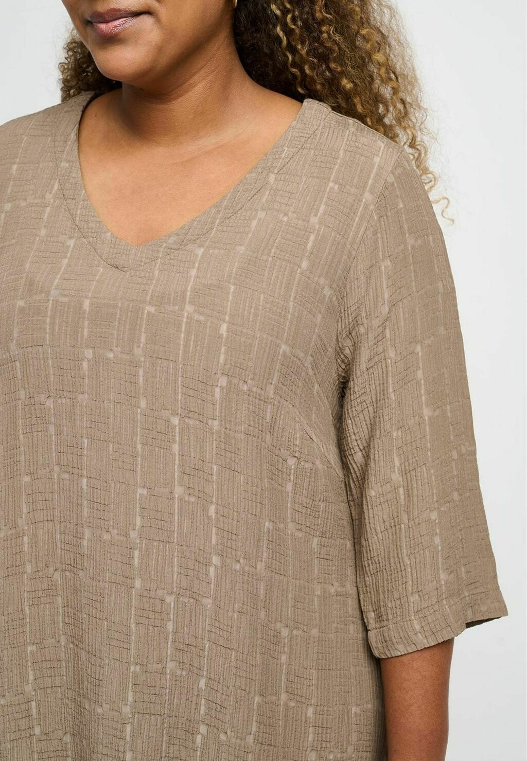 Дневное платье TULIA Pont Neuf, светло-коричневый
Дневное платье TULIA Pont Neuf, светло-коричневый