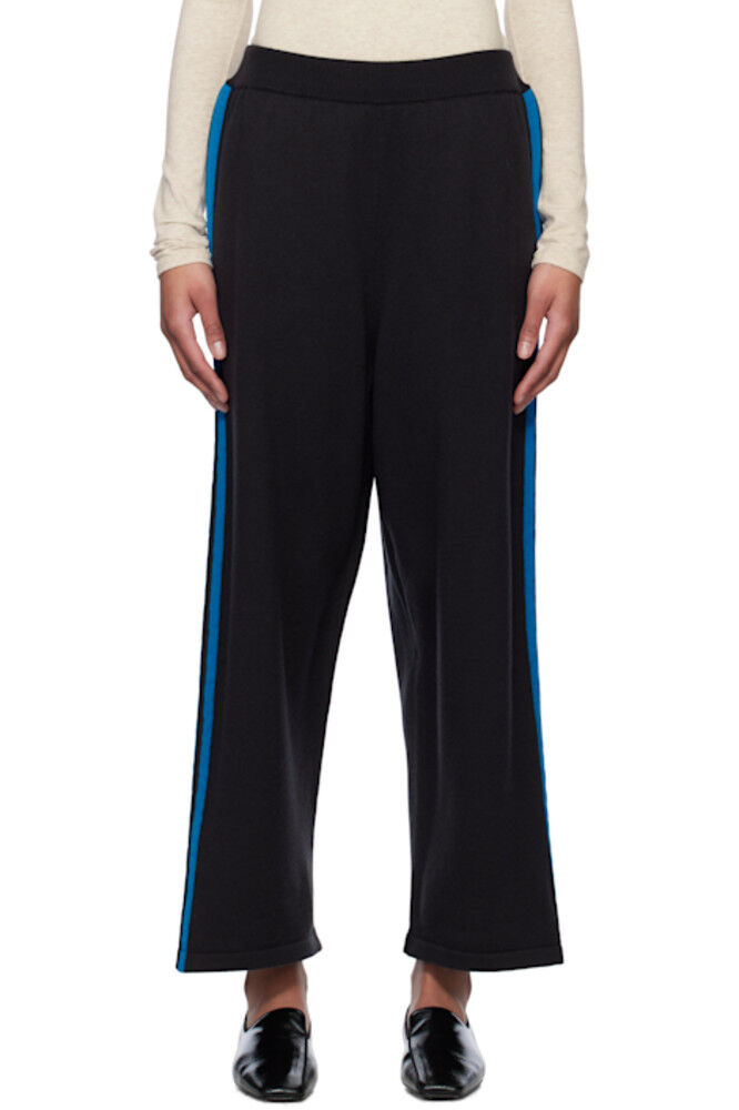 Черные брюки из мериносовой шерсти Cordera
Черные брюки из мериносовой шерсти Cordera