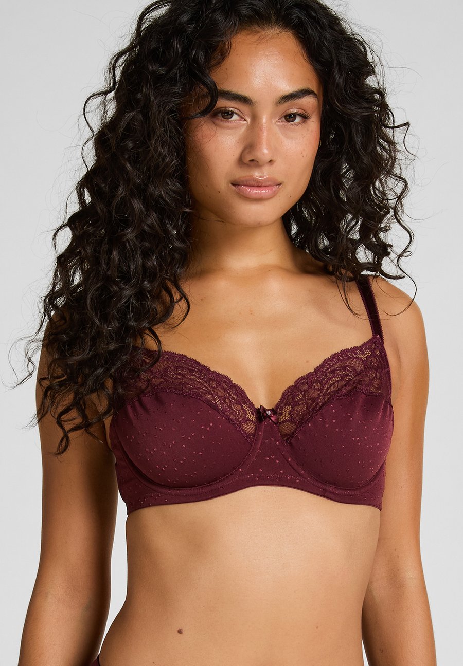 Бюстгальтер Hunkemöller SOPHIE, Red
Бюстгальтер Hunkemöller SOPHIE, Red